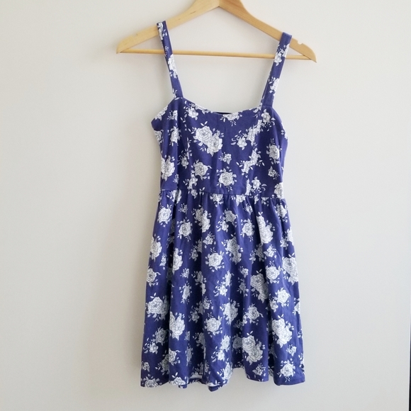 Romantic summery dress - Picture 3 of 4